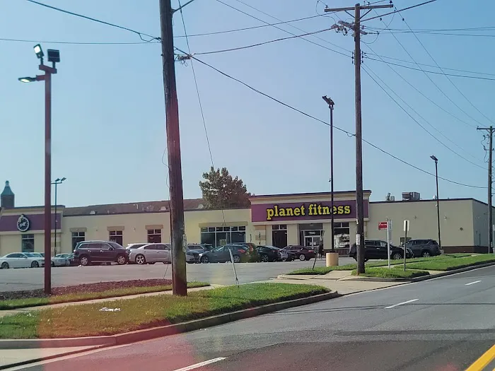 Planet Fitness Picture 7