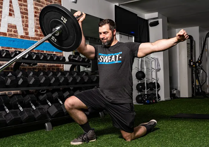 SWEAT DC - Shaw Picture 4