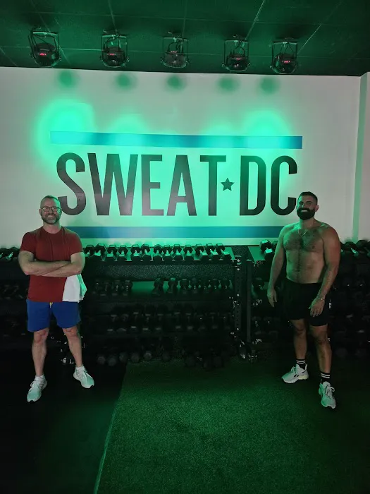 SWEAT DC - H street Picture 1