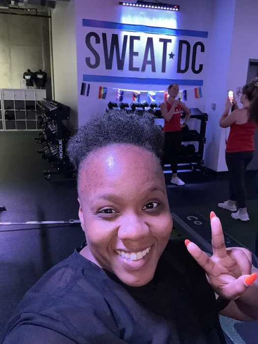 SWEAT DC - H street Picture 3
