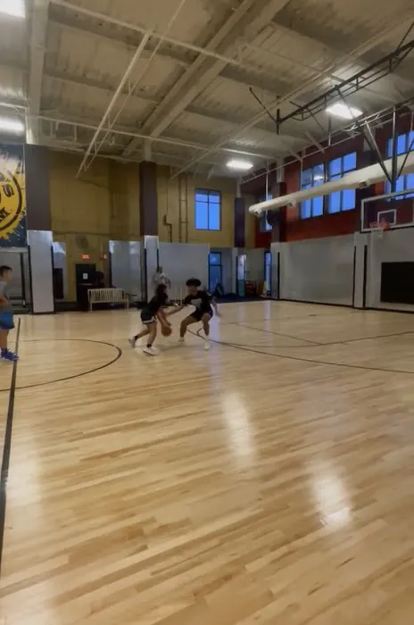 B5 Sports Center Picture 2