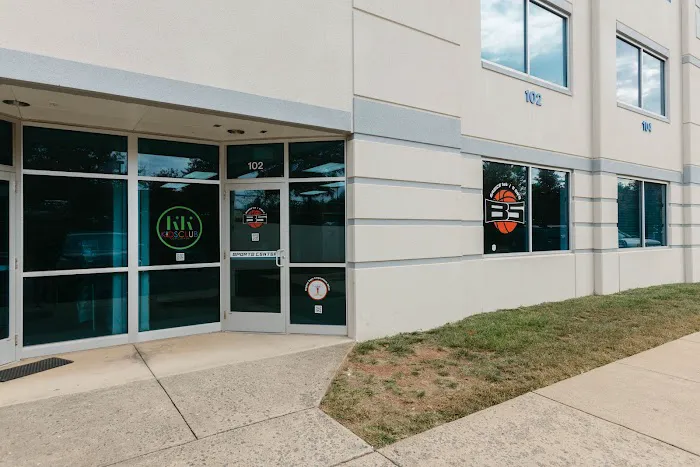 B5 Sports Center Picture 6