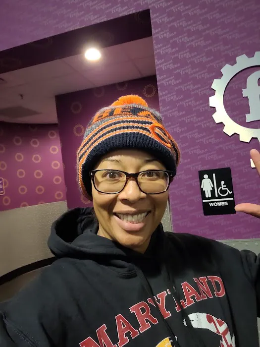 Planet Fitness Picture 8