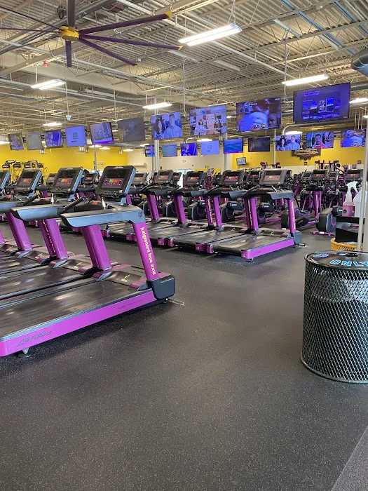 Planet Fitness Picture 10