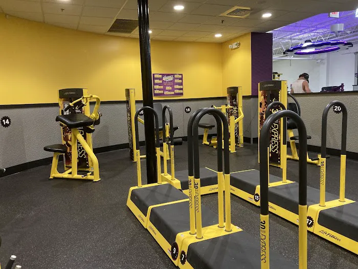 Planet Fitness Picture 7