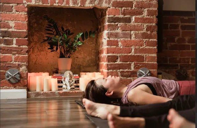 MIMI RIEGER | YOGA Picture 6