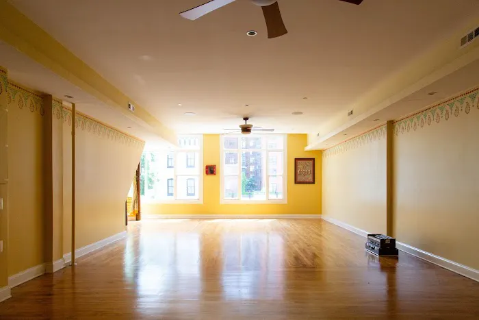 Bhakti Yoga DC Picture 2