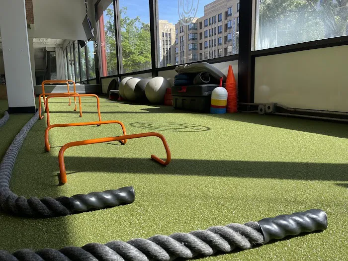 Gold's Gym - Van Ness Picture 5