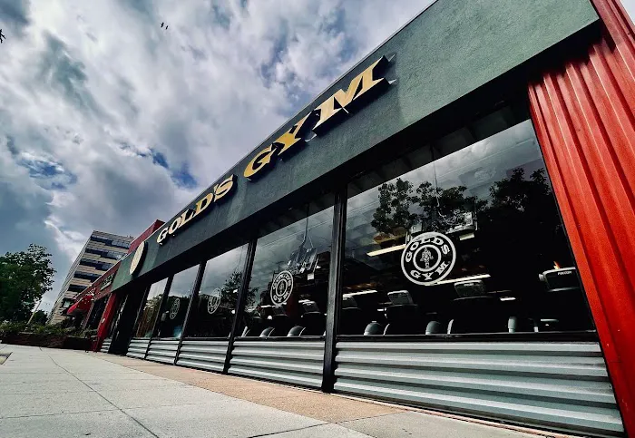 Gold's Gym - Van Ness Picture 1