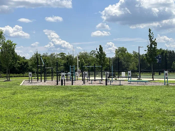 Outdoor Exercise Course Picture 1