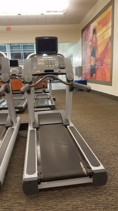 LA Fitness Picture 7