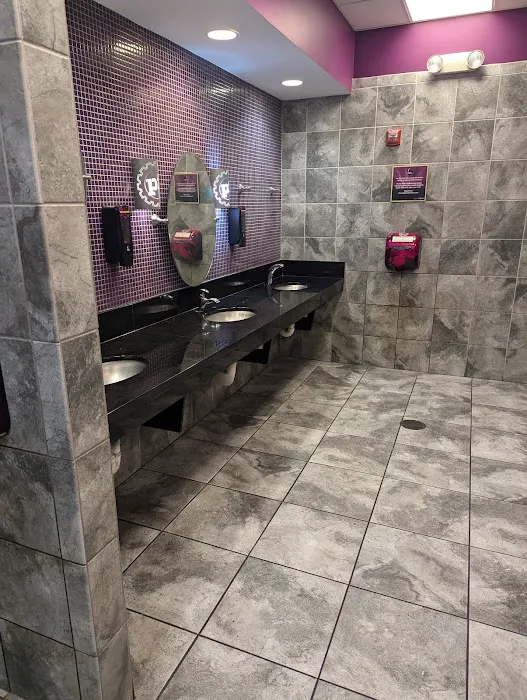 Planet Fitness Picture 8