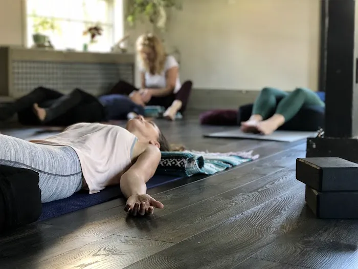 Yoga Underground Picture 9