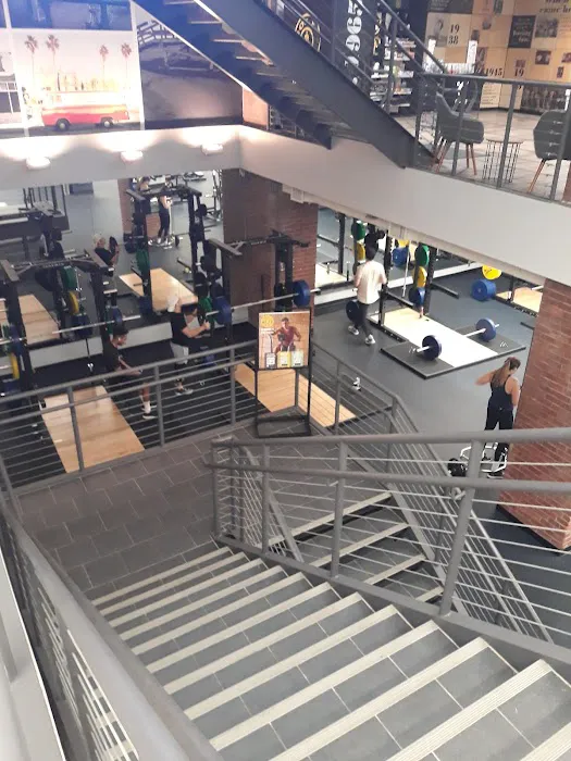 Gold's Gym - Dupont Circle Picture 9