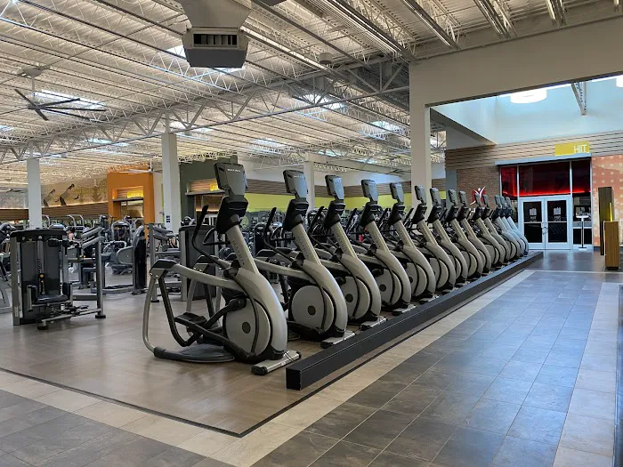 LA Fitness Picture 4