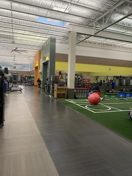LA Fitness Picture 10
