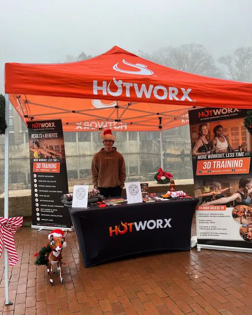 HOTWORX - Herndon, VA - Woodland Crossing Picture 2