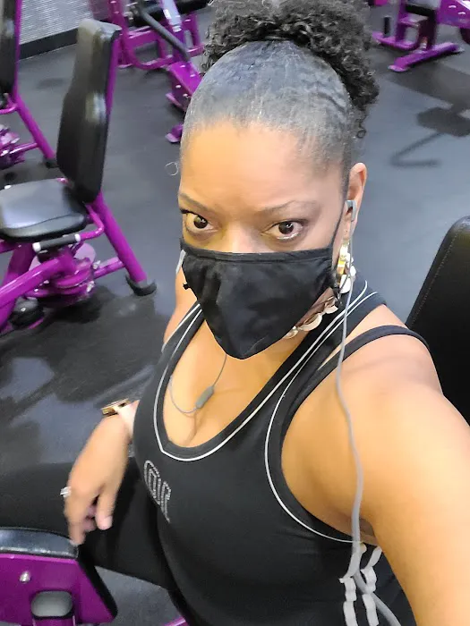Planet Fitness Picture 8