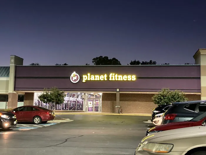 Planet Fitness Picture 9