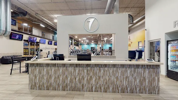 Onelife Fitness - Alexandria Picture 9