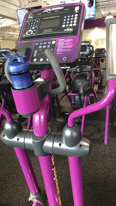 Planet Fitness Picture 8