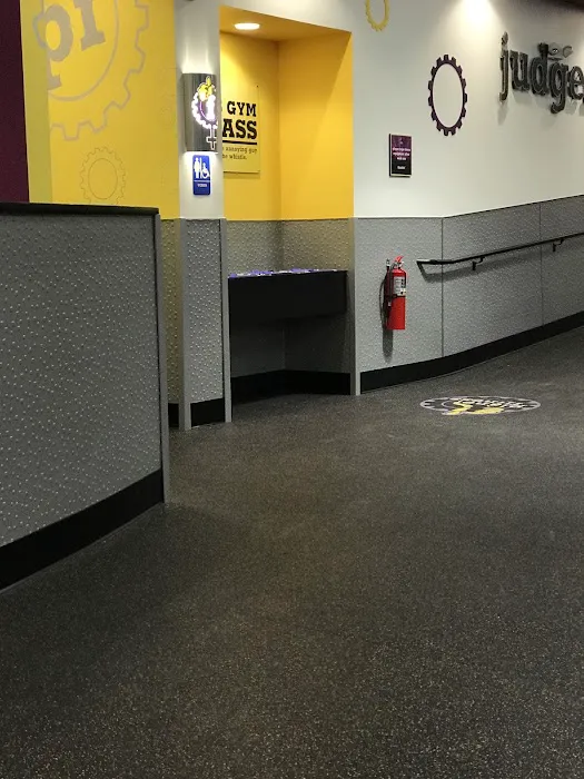 Planet Fitness Picture 10