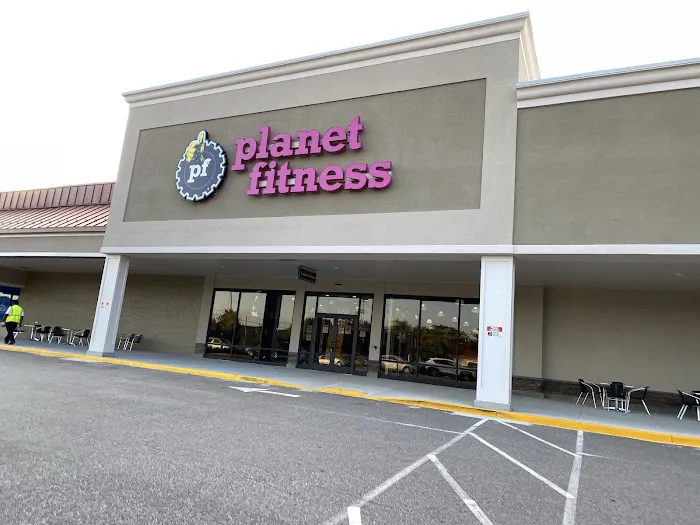Planet Fitness Picture 9