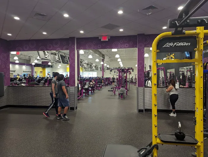 Planet Fitness Picture 6