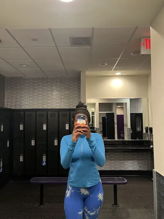 Planet Fitness Picture 10