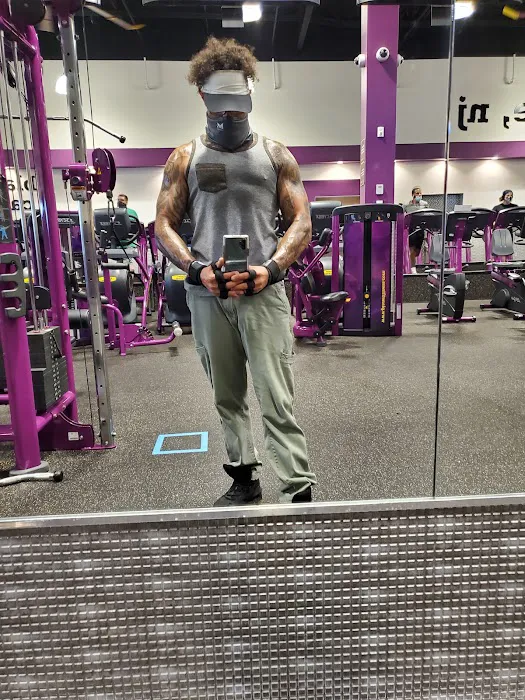 Planet Fitness Picture 10