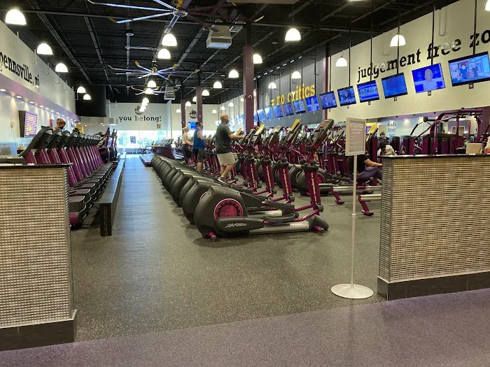 Planet Fitness Picture 8