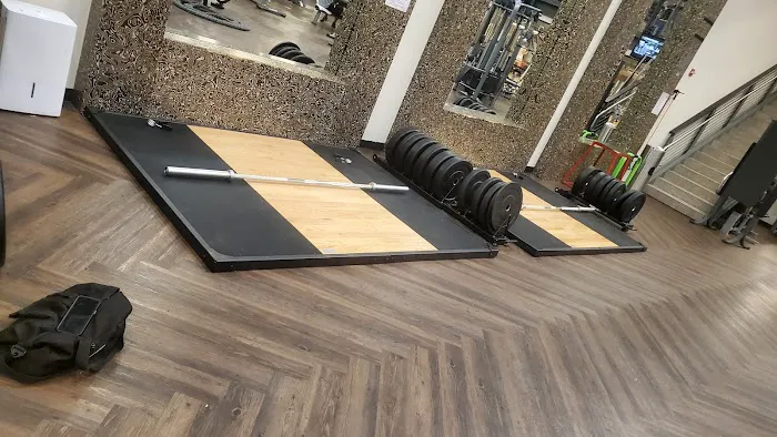 Crunch Fitness - Chevy Chase Picture 3