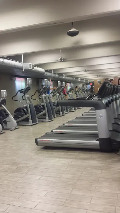Crunch Fitness - Chevy Chase Picture 2