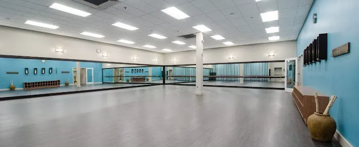 Onelife Fitness - Reston Picture 7