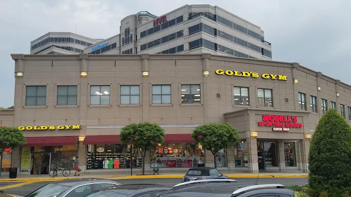 Gold's Gym - Reston Picture 6