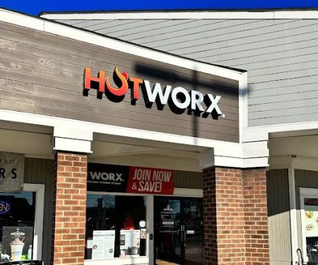 HOTWORX - Chantilly, VA (Sully Plaza)