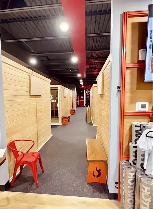 HOTWORX - Chantilly, VA (Sully Plaza) Picture 5