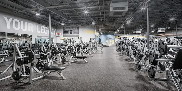 Gold's Gym - Chantilly Picture 2