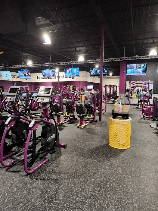 Planet Fitness Picture 9