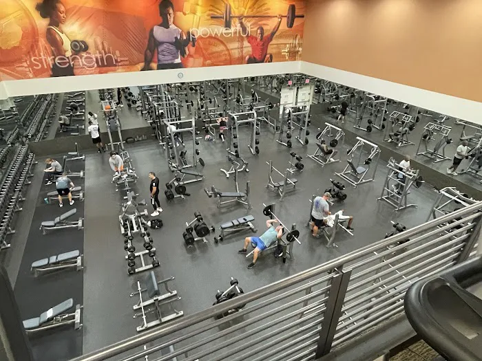 LA Fitness Picture 4
