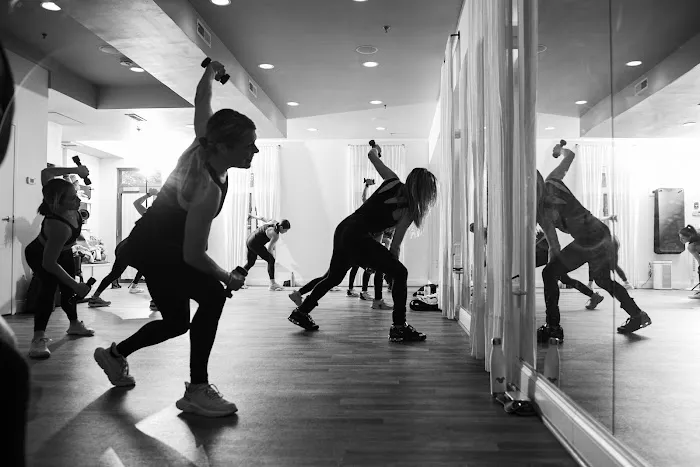 Mind the Mat Pilates & Yoga - Del Ray Picture 1