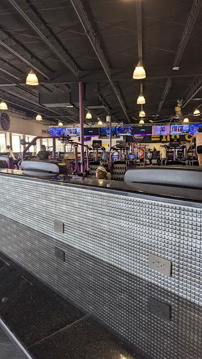 Planet Fitness Picture 9