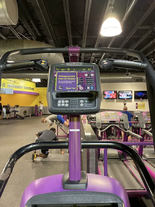 Planet Fitness Picture 9