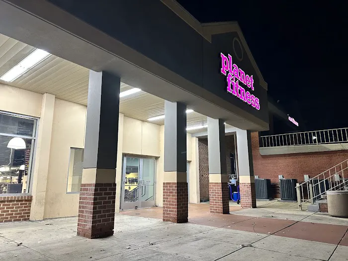 Planet Fitness Picture 6