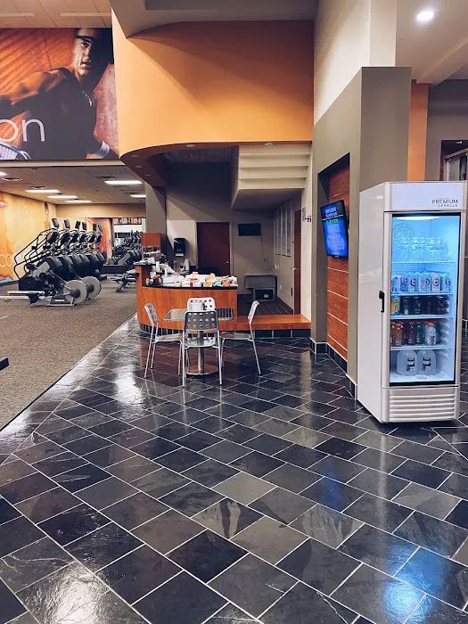LA Fitness Picture 7