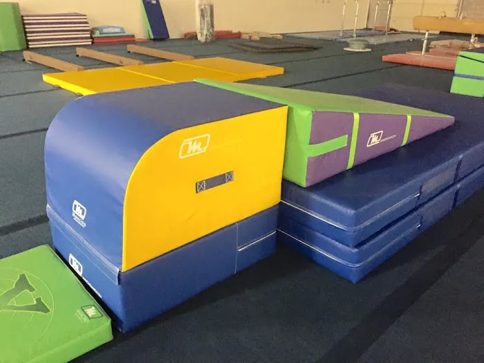 Roth's CrossPoint Gymnastics Picture 8