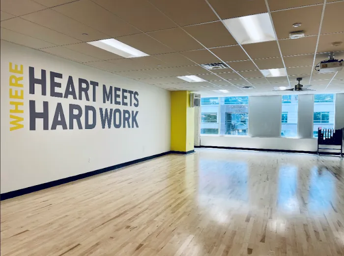 Gold's Gym Picture 7