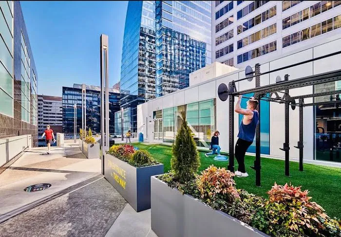 Gold's Gym Picture 5