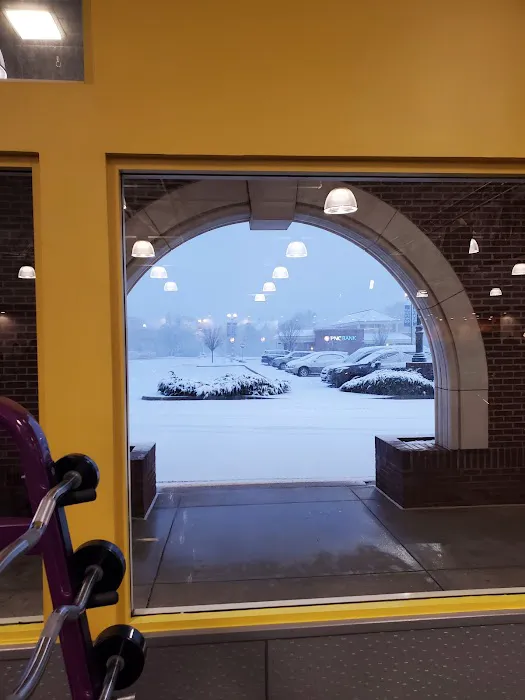 Planet Fitness Picture 9