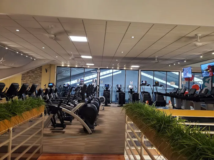 McLean Racquet & Health Club Picture 9